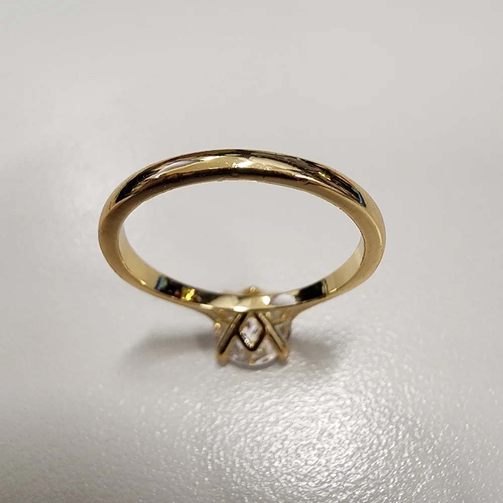 Classic Gold-plated Solitaire Cubic Zirconia Ring Round Cut Clear Stone Size 8
